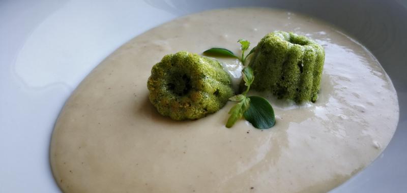 Crema de Alubia blanca, vainilla y bizcocho de albahaca